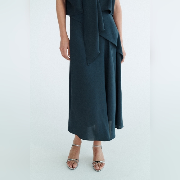 ZARA FLUID FLYAWAY SKIRT - Picture 2 of 6